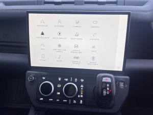 Land Rover Defender 110 D250 X-Dynamic SE - Image 13