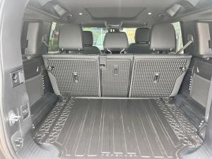 Land Rover Defender 110 D250 X-Dynamic SE - Image 17