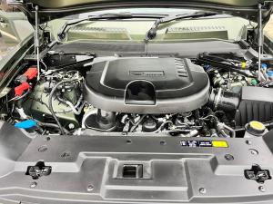 Land Rover Defender 110 D250 X-Dynamic SE - Image 21