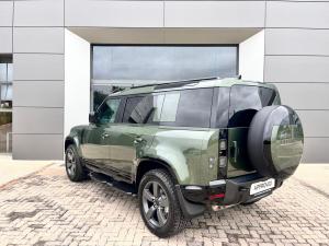 Land Rover Defender 110 D250 X-Dynamic SE - Image 4