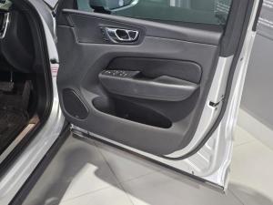 Volvo XC60 D4 AWD Inscription - Image 13