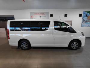 Toyota Quantum 2.8 LWB bus 11-seater GL - Image 3