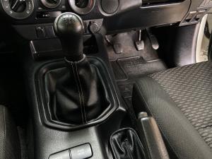 Toyota Hilux 2.4GD-6 Xtra cab Raider manual - Image 12