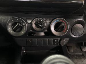 Toyota Hilux 2.4GD-6 Xtra cab Raider manual - Image 15