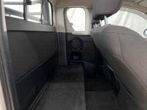 Toyota Hilux 2.4GD-6 Xtra cab Raider manual - Image 17