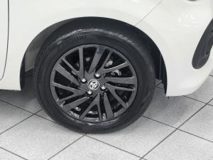 Toyota Vitz 1.0 - Image 10