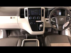 Toyota Quantum 2.8 LWB bus 11-seater GL - Image 11