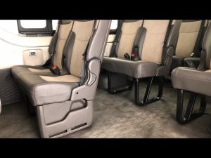 Toyota Quantum 2.8 LWB bus 11-seater GL - Image 14