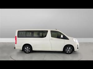 Toyota Quantum 2.8 LWB bus 11-seater GL - Image 2