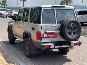 Toyota Land Cruiser 76 2.8GD-6 station wagon LX auto - Image 10