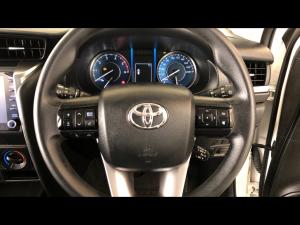 Toyota Fortuner 2.4GD-6 manual - Image 8