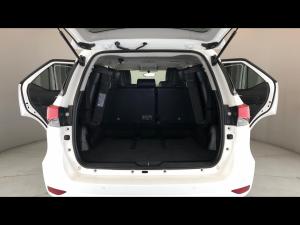 Toyota Fortuner 2.4GD-6 manual - Image 13