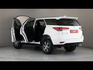 Toyota Fortuner 2.4GD-6 manual - Image 25
