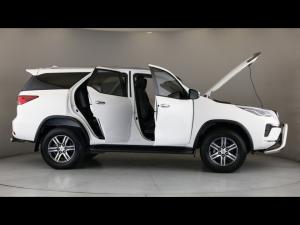 Toyota Fortuner 2.4GD-6 manual - Image 30