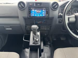 Toyota Land Cruiser 79 2.8GD-6 double cab auto - Image 11