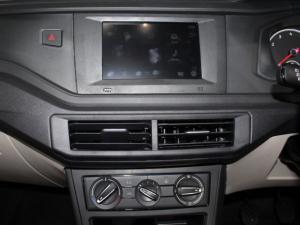 Volkswagen Polo 1.6 - Image 11