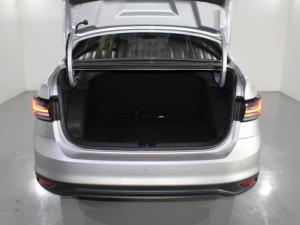 Volkswagen Polo 1.6 - Image 7