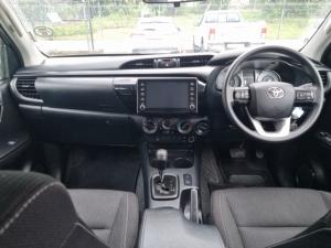 Toyota Hilux 2.4 GD-6 Raider 4X4 automaticD/C - Image 6