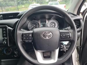 Toyota Hilux 2.4 GD-6 Raider 4X4 automaticD/C - Image 8