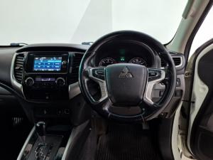 Mitsubishi Triton 2.4DI-D double cab 4x4 auto - Image 7