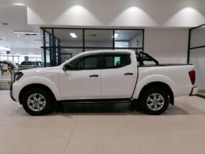 Nissan Navara 2.5DDTi double cab SE Plus auto - Image 2