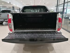 Nissan Navara 2.5DDTi double cab SE Plus auto - Image 5