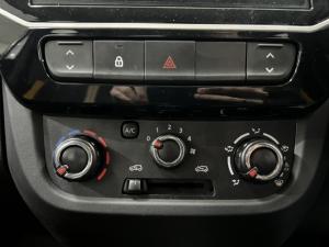 Renault Kwid 1.0 Climber manual - Image 8