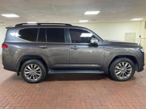 Toyota Land Cruiser 300 3.3D ZX - Image 5