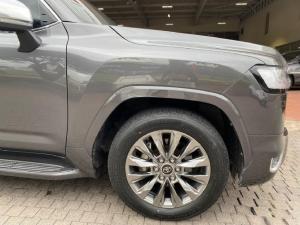 Toyota Land Cruiser 300 3.3D ZX - Image 6