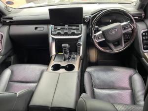 Toyota Land Cruiser 300 3.3D ZX - Image 7