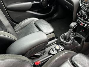 MINI Hatch Cooper S Hatch 5-door - Image 19