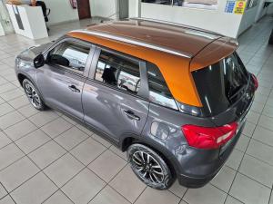 Suzuki Vitara Brezza 1.5 GLX automatic - Image 7