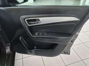 Suzuki Vitara Brezza 1.5 GLX automatic - Image 9