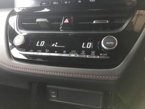 Toyota Corolla Cross 1.8 Hybrid GR-Sport - Image 16