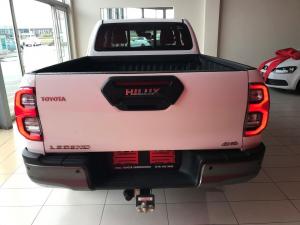 Toyota Hilux 2.8GD-6 Xtra cab 4x4 Legend manual - Image 4
