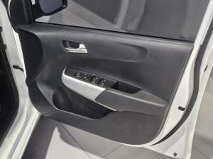 Kia Picanto 1.0 Street - Image 11