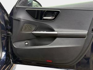 Mercedes-Benz C-Class C220d Avantgarde - Image 20