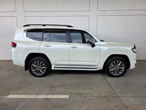 Toyota Land Cruiser 300 3.3D ZX - Image 3