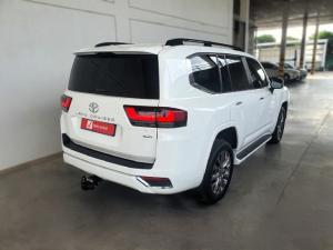 Toyota Land Cruiser 300 3.3D ZX - Image 4