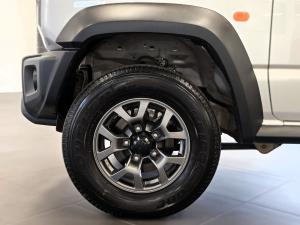 Suzuki Jimny 1.5 GL AllGrip 5-door manual - Image 21