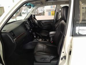Mitsubishi Pajero 3.2 Di-Dc GLS automatic - Image 11