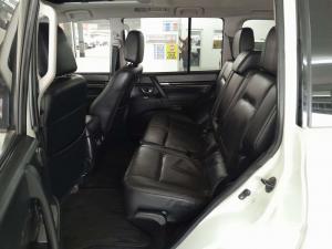 Mitsubishi Pajero 3.2 Di-Dc GLS automatic - Image 12
