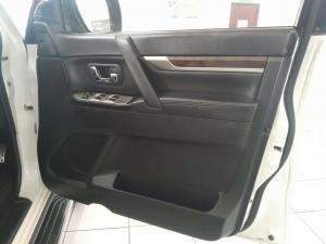 Mitsubishi Pajero 3.2 Di-Dc GLS automatic - Image 14