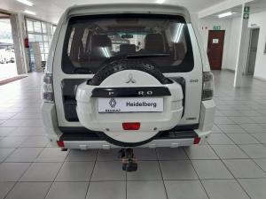 Mitsubishi Pajero 3.2 Di-Dc GLS automatic - Image 4