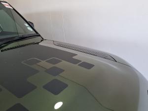 Land Rover Defender 90 D250 X-Dynamic SE - Image 18
