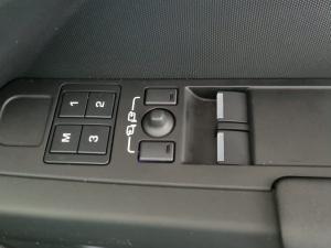 Land Rover Defender 90 D250 X-Dynamic SE - Image 27