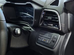 Mahindra XUV 3XO 1.2T AX7L - Image 25