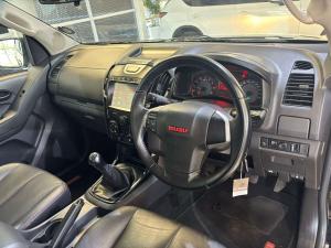 Isuzu D-Max 250 double cab X-Rider Black - Image 14
