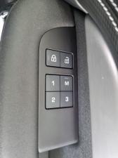 Land Rover Discovery D350 Dynamic SE - Image 13