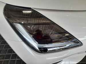 Suzuki Swift 1.2 GLX auto - Image 15